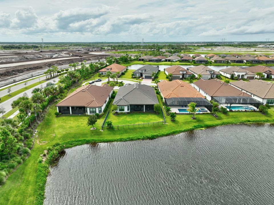 Active With Contract: $825,000 (3 beds, 3 baths, 3094 Square Feet)