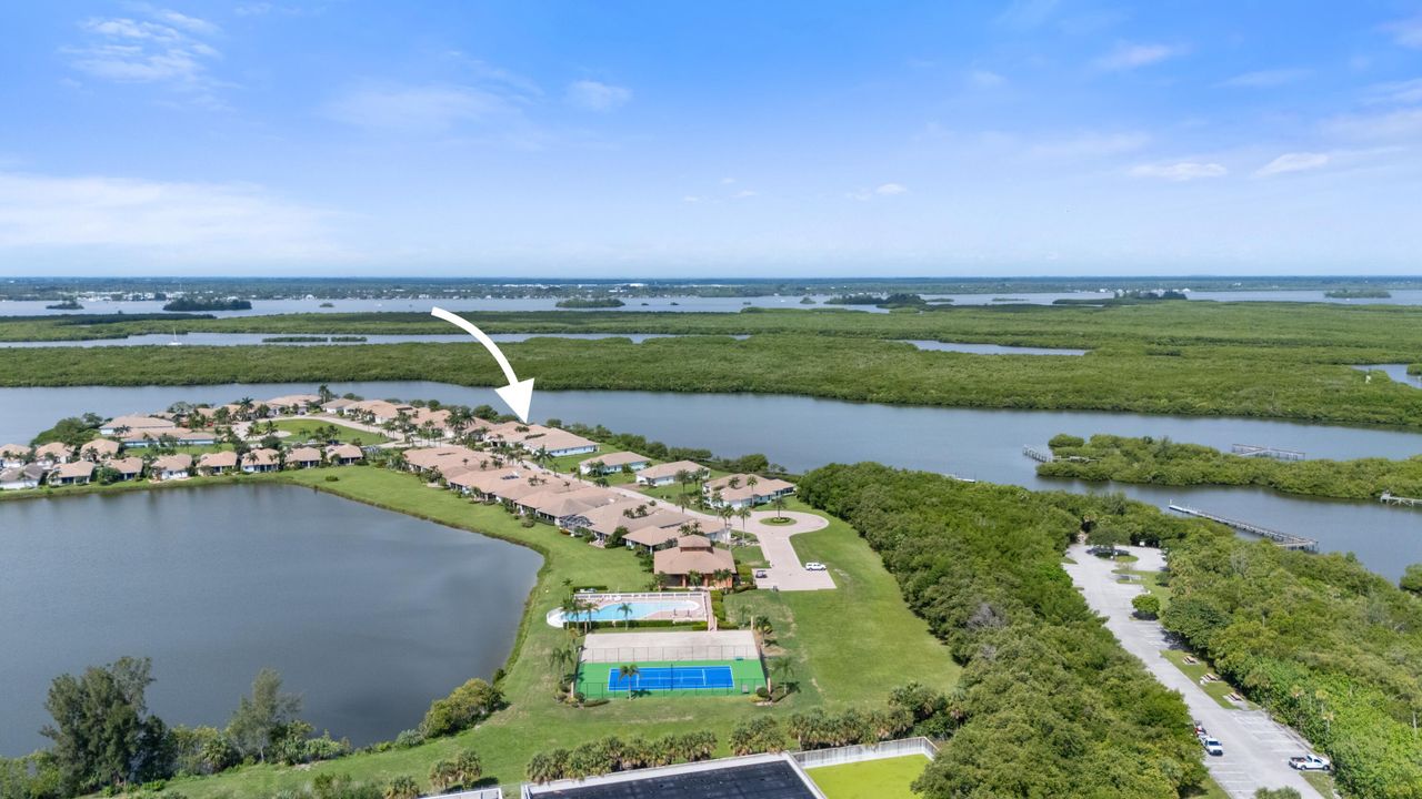 For Sale: $895,000 (3 beds, 3 baths, 2170 Square Feet)