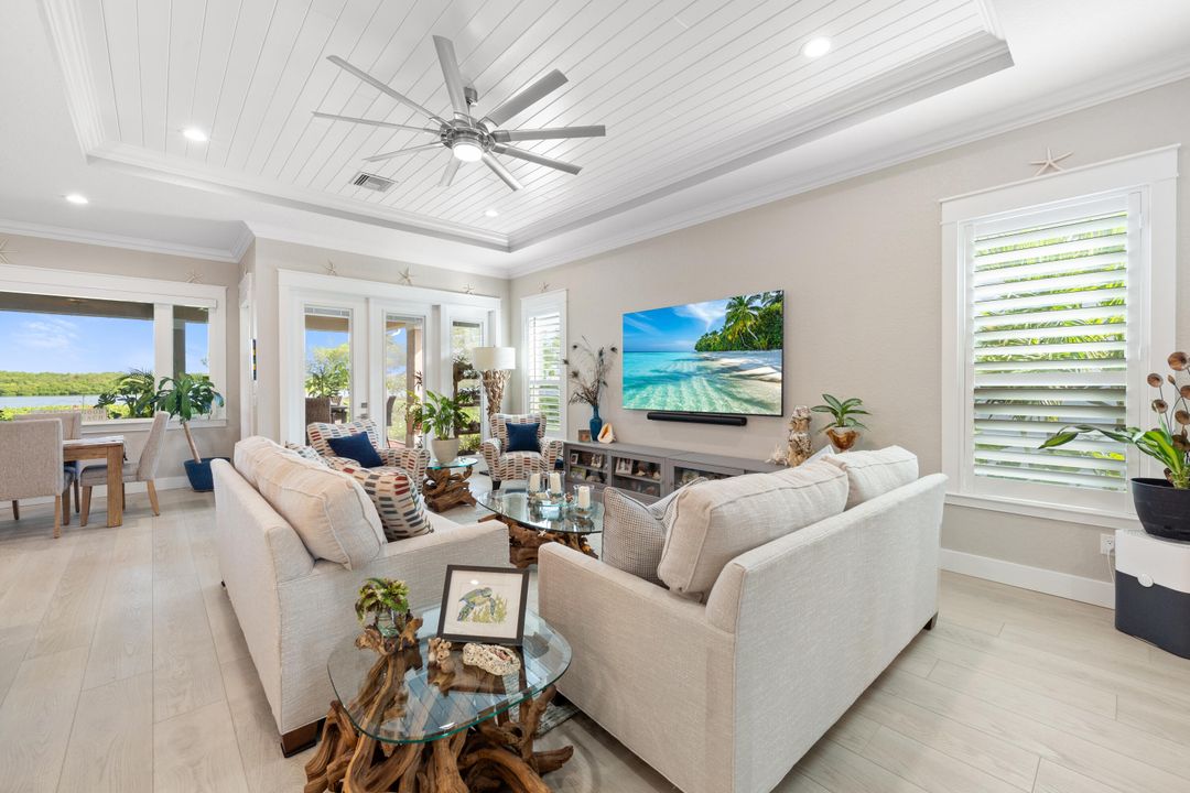 For Sale: $895,000 (3 beds, 3 baths, 2170 Square Feet)