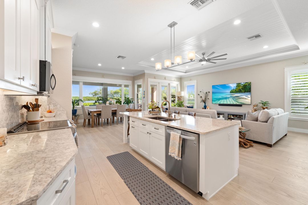 For Sale: $895,000 (3 beds, 3 baths, 2170 Square Feet)