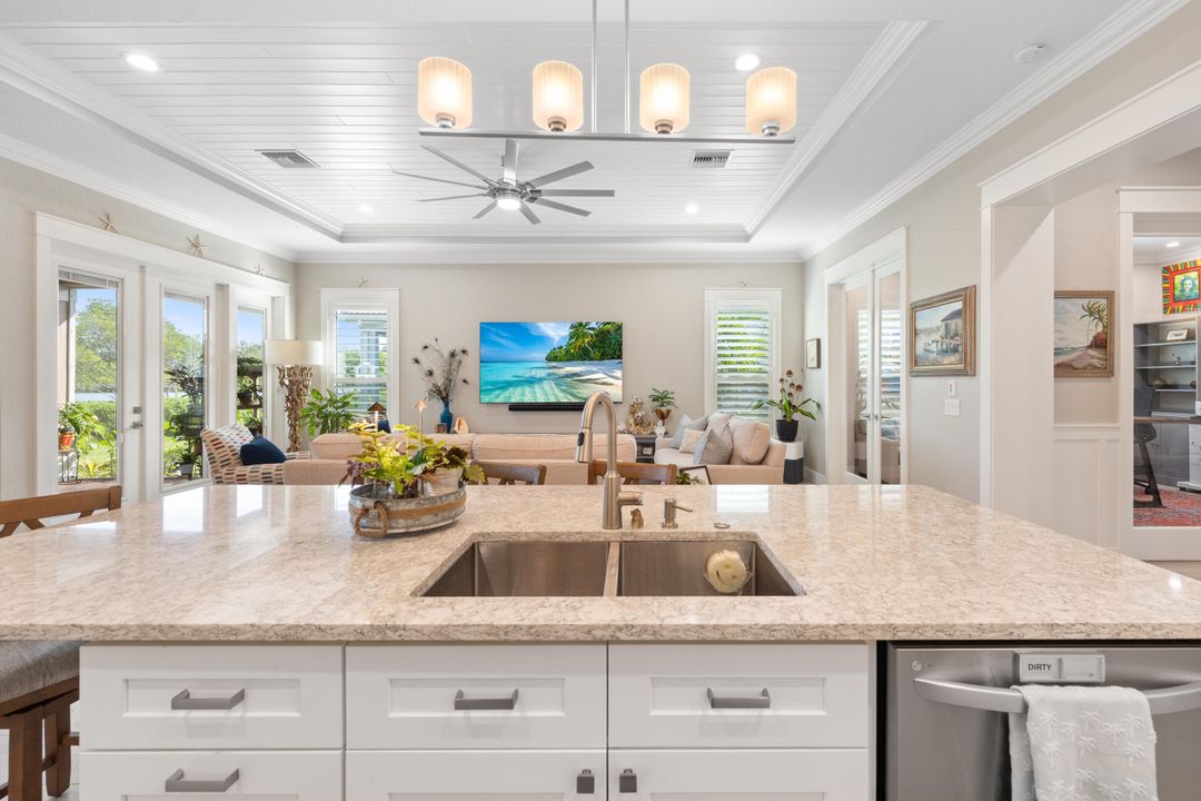 For Sale: $895,000 (3 beds, 3 baths, 2170 Square Feet)