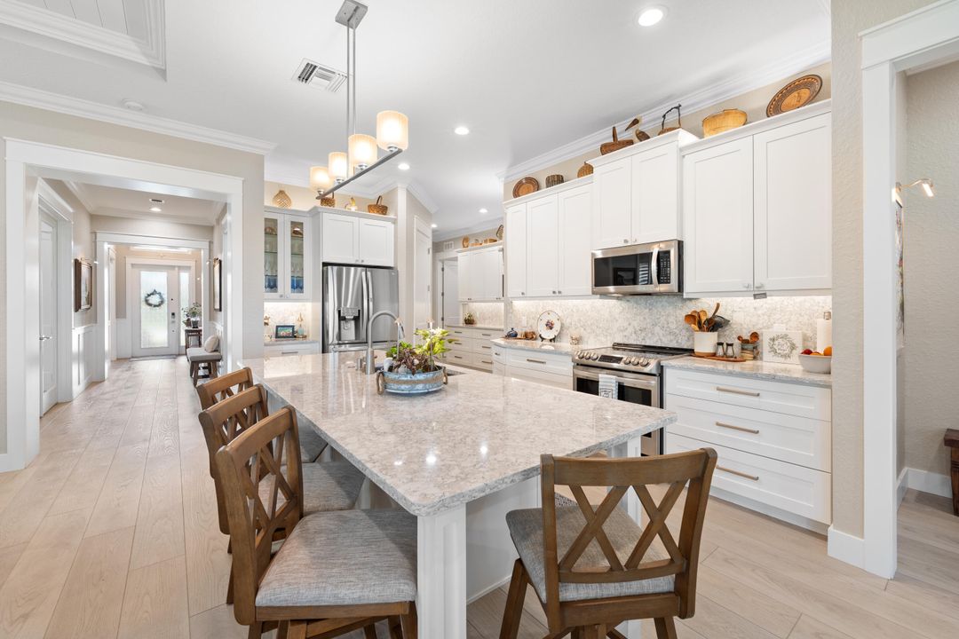 For Sale: $895,000 (3 beds, 3 baths, 2170 Square Feet)