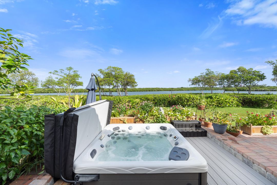 For Sale: $895,000 (3 beds, 3 baths, 2170 Square Feet)