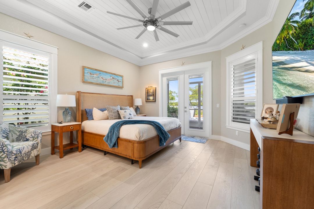 For Sale: $895,000 (3 beds, 3 baths, 2170 Square Feet)