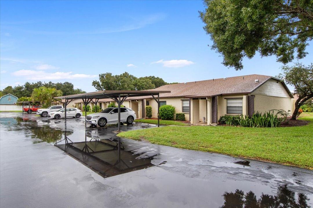 For Sale: $161,900 (2 beds, 2 baths, 1078 Square Feet)