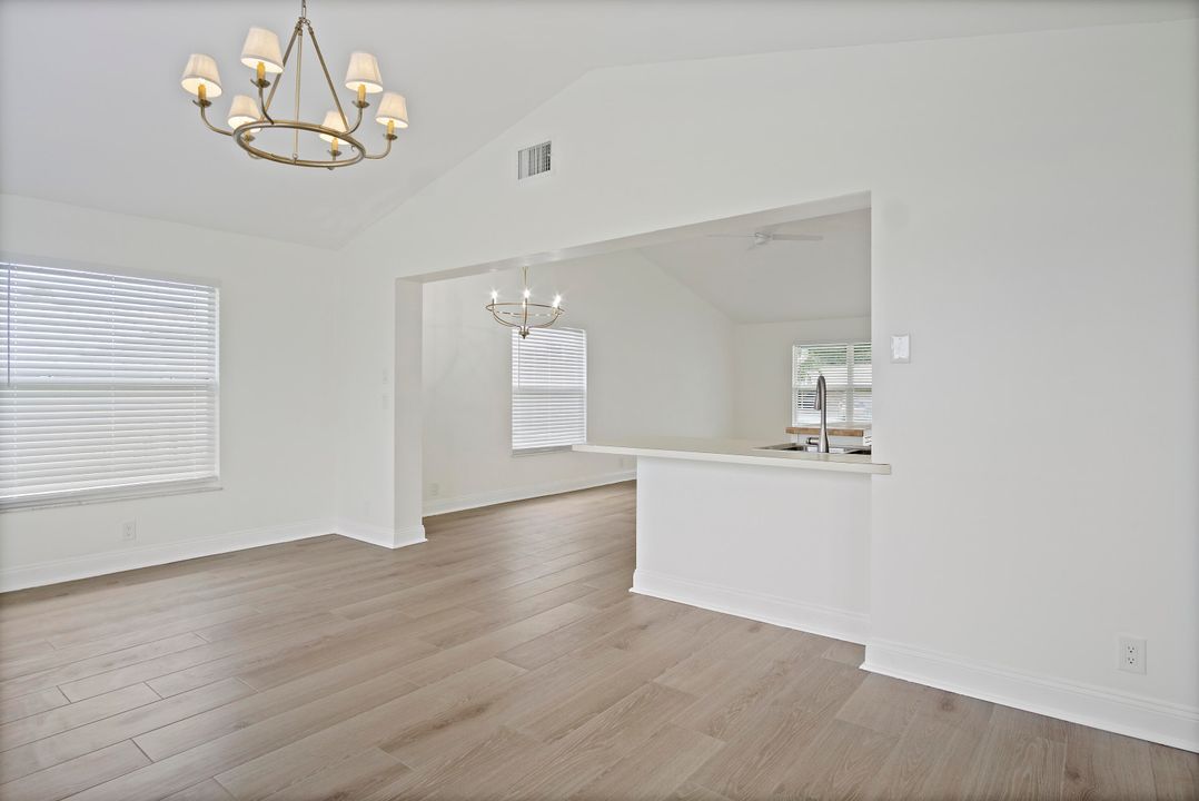 Activo con contrato: $499,000 (3 camas, 2 baños, 1592 Pies cuadrados)