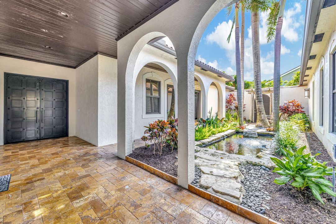 Active With Contract: $2,895,000 (6 beds, 4 baths, 4444 Square Feet)