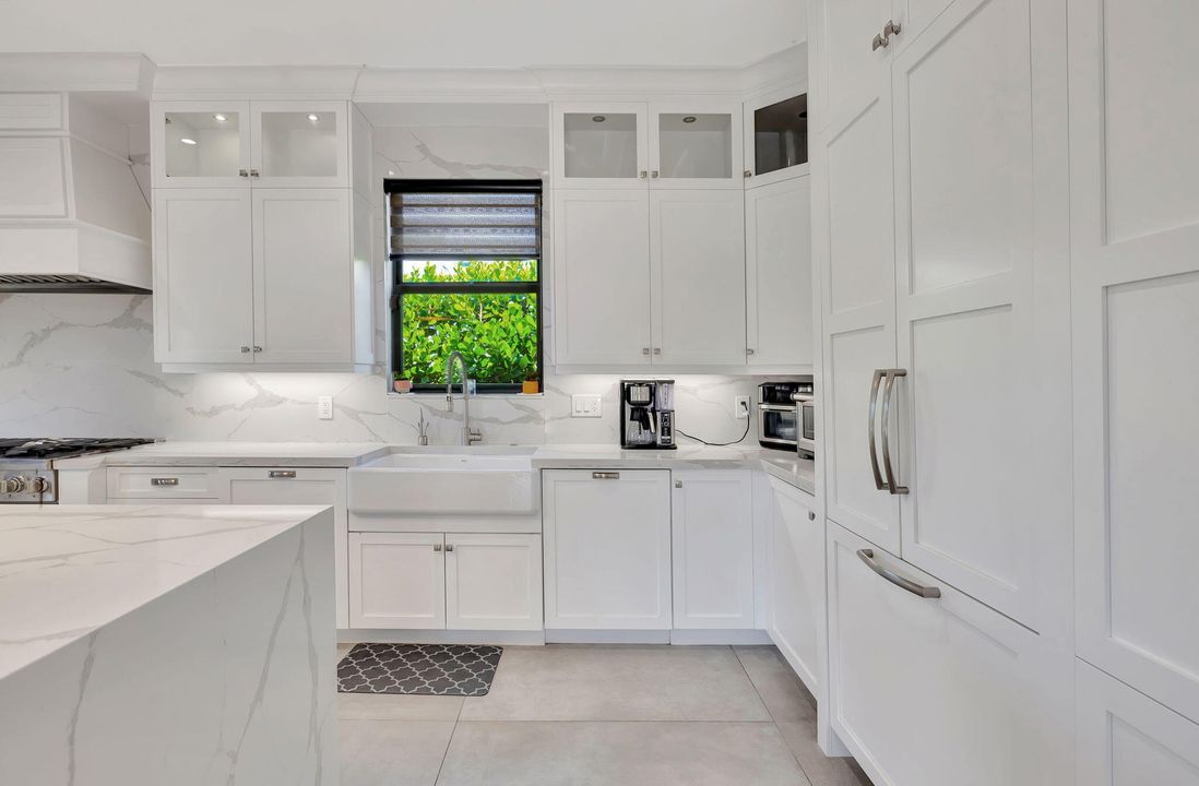 Active With Contract: $2,895,000 (6 beds, 4 baths, 4444 Square Feet)