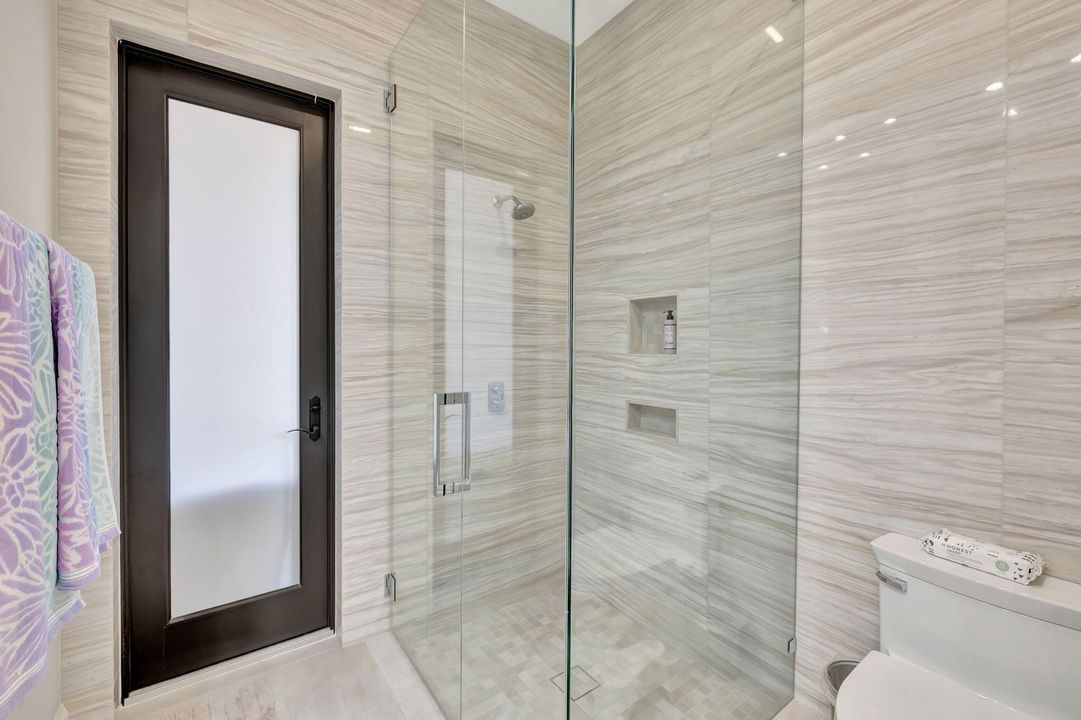 Active With Contract: $2,895,000 (6 beds, 4 baths, 4444 Square Feet)