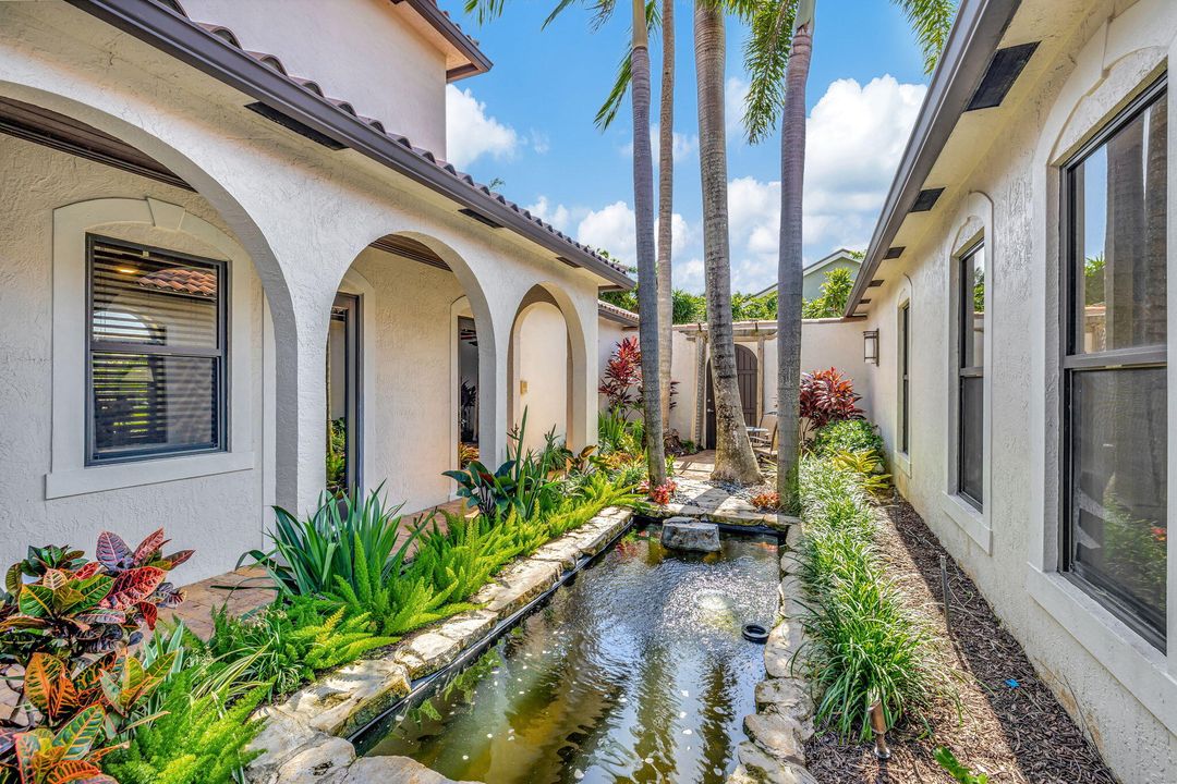 Active With Contract: $2,895,000 (6 beds, 4 baths, 4444 Square Feet)