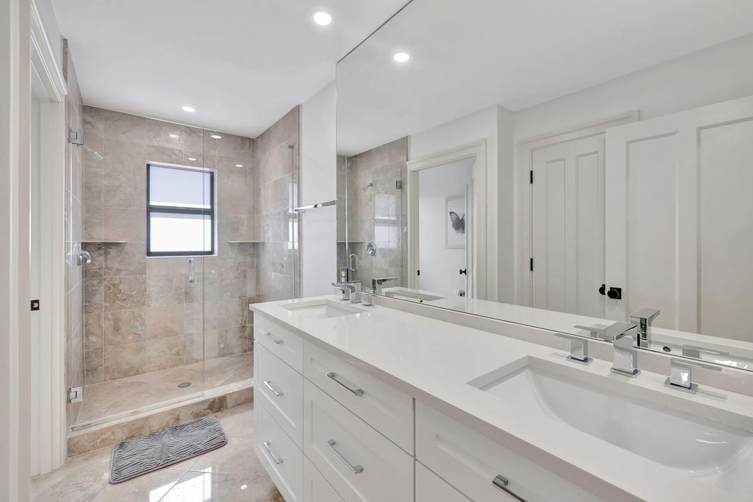 Active With Contract: $2,895,000 (6 beds, 4 baths, 4444 Square Feet)