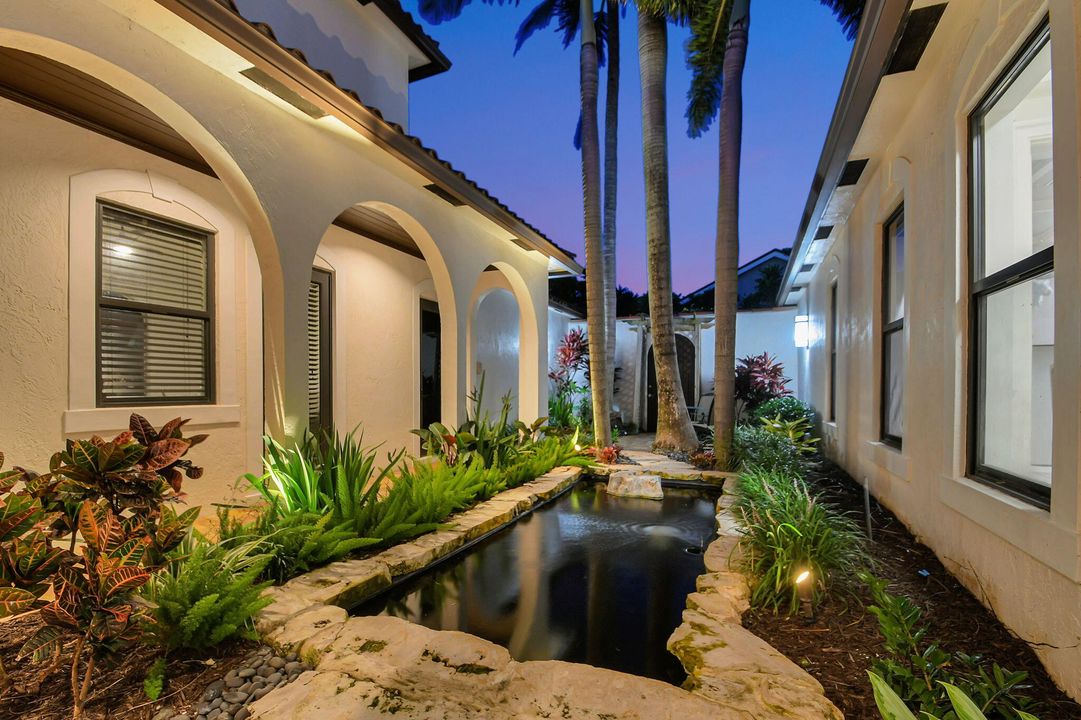 Active With Contract: $2,895,000 (6 beds, 4 baths, 4444 Square Feet)