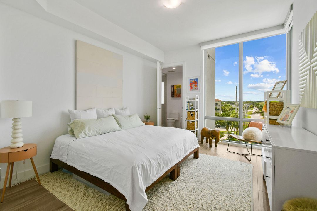 Active With Contract: $2,350,000 (3 beds, 3 baths, 2148 Square Feet)