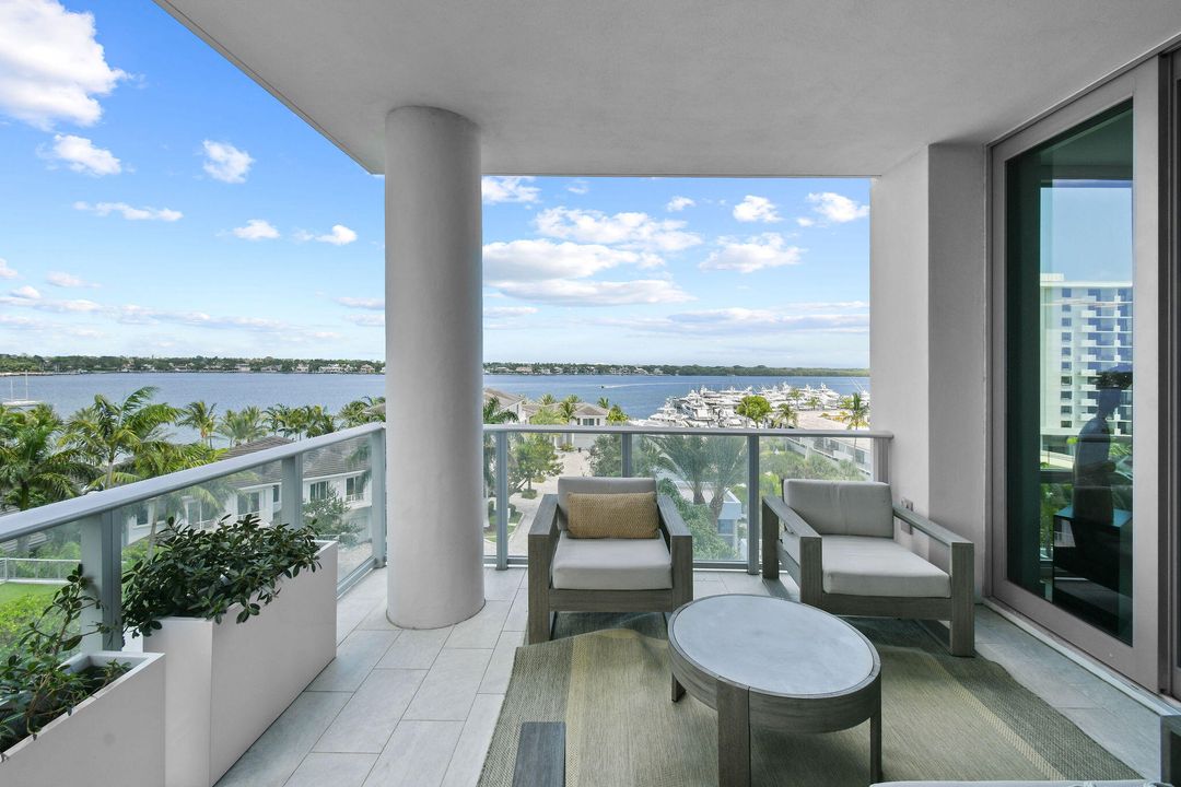 Active With Contract: $2,350,000 (3 beds, 3 baths, 2148 Square Feet)