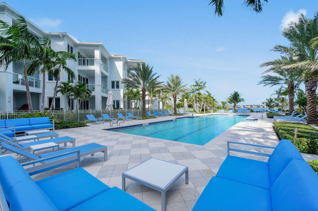 Active With Contract: $2,350,000 (3 beds, 3 baths, 2148 Square Feet)