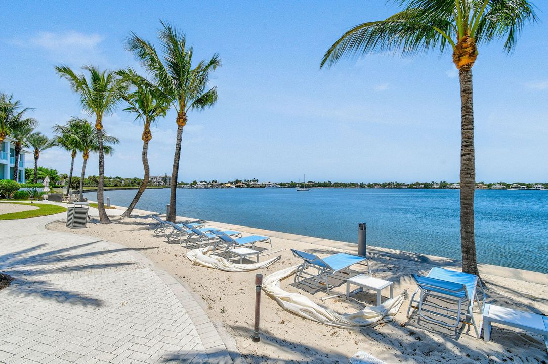 Active With Contract: $2,350,000 (3 beds, 3 baths, 2148 Square Feet)