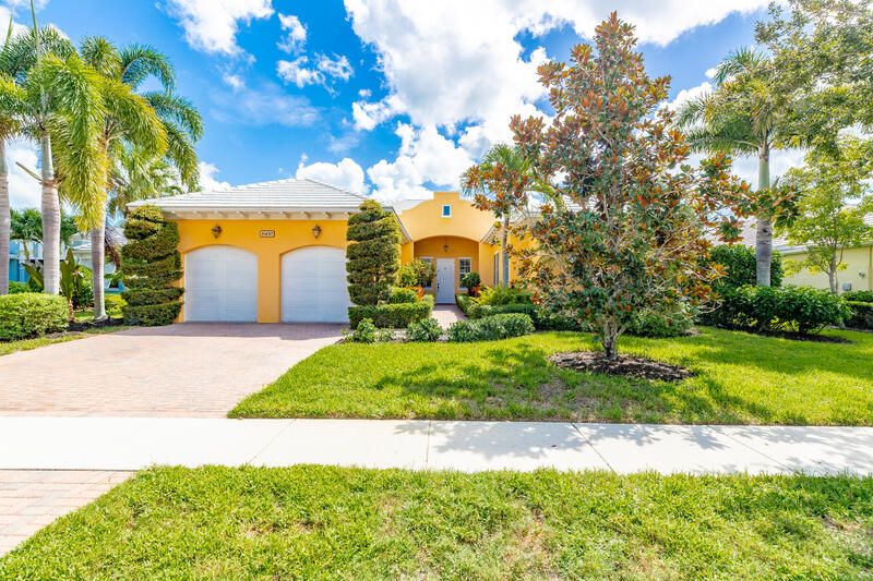 For Sale: $680,000 (4 beds, 4 baths, 2793 Square Feet)