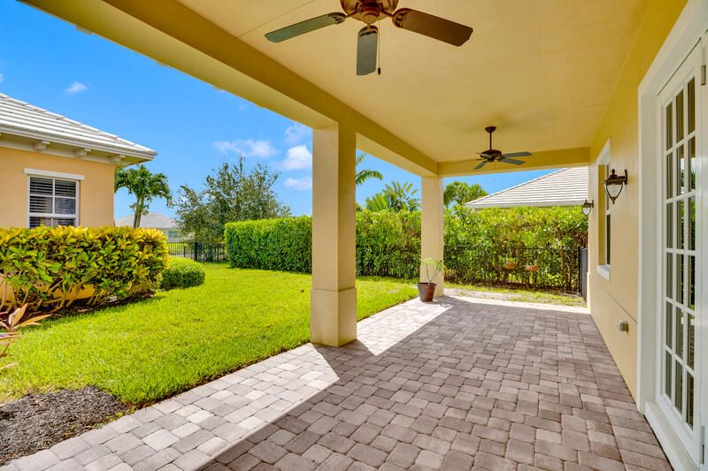 For Sale: $680,000 (4 beds, 4 baths, 2793 Square Feet)