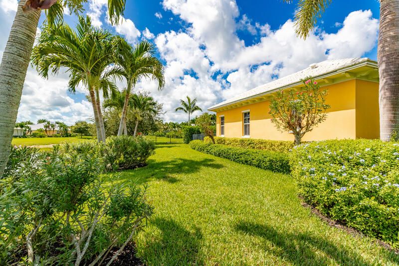 For Sale: $680,000 (4 beds, 4 baths, 2793 Square Feet)