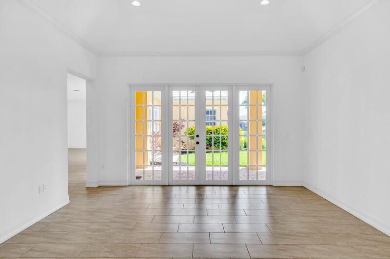 For Sale: $680,000 (4 beds, 4 baths, 2793 Square Feet)