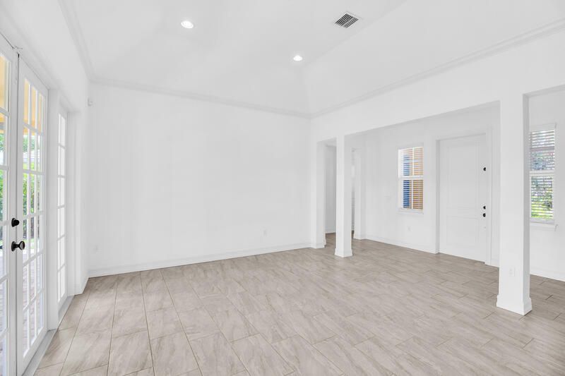 For Sale: $680,000 (4 beds, 4 baths, 2793 Square Feet)