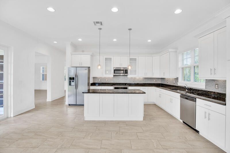 For Sale: $680,000 (4 beds, 4 baths, 2793 Square Feet)