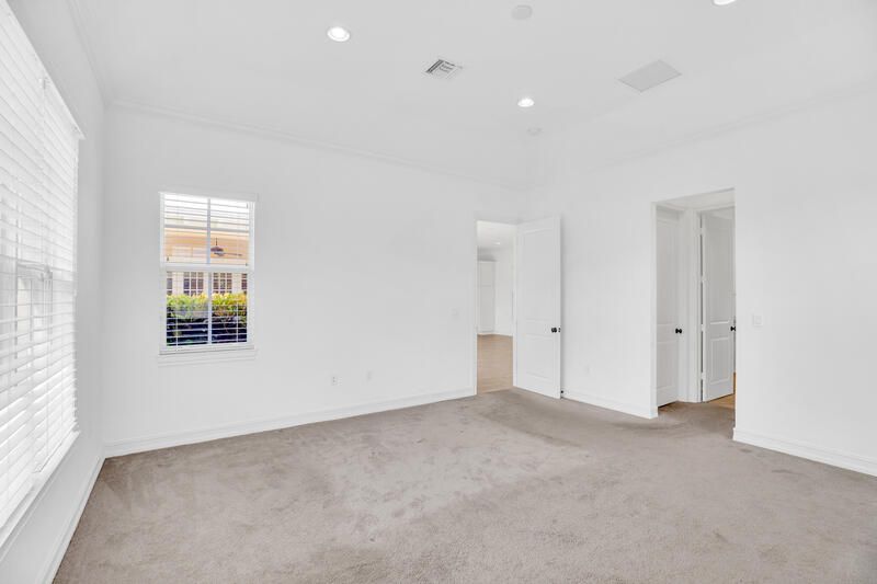 For Sale: $680,000 (4 beds, 4 baths, 2793 Square Feet)