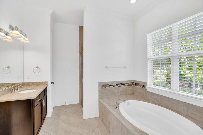 For Sale: $680,000 (4 beds, 4 baths, 2793 Square Feet)