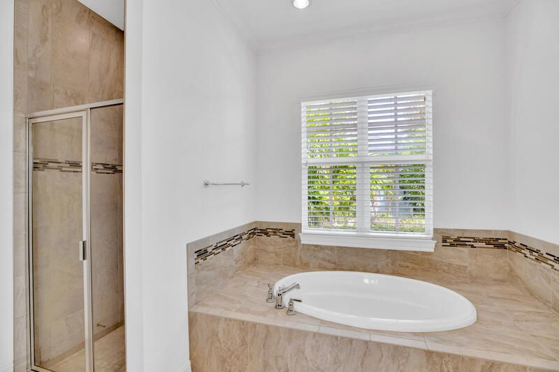 For Sale: $680,000 (4 beds, 4 baths, 2793 Square Feet)