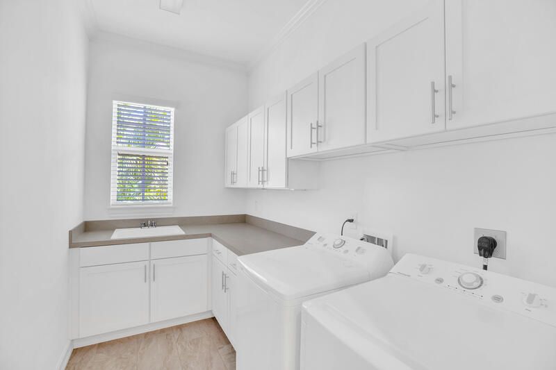 For Sale: $680,000 (4 beds, 4 baths, 2793 Square Feet)