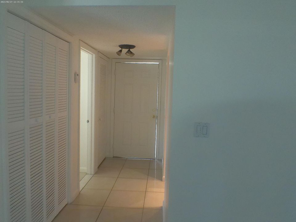 待售: $145,500 (1 贝兹, 1 浴室, 702 平方英尺)