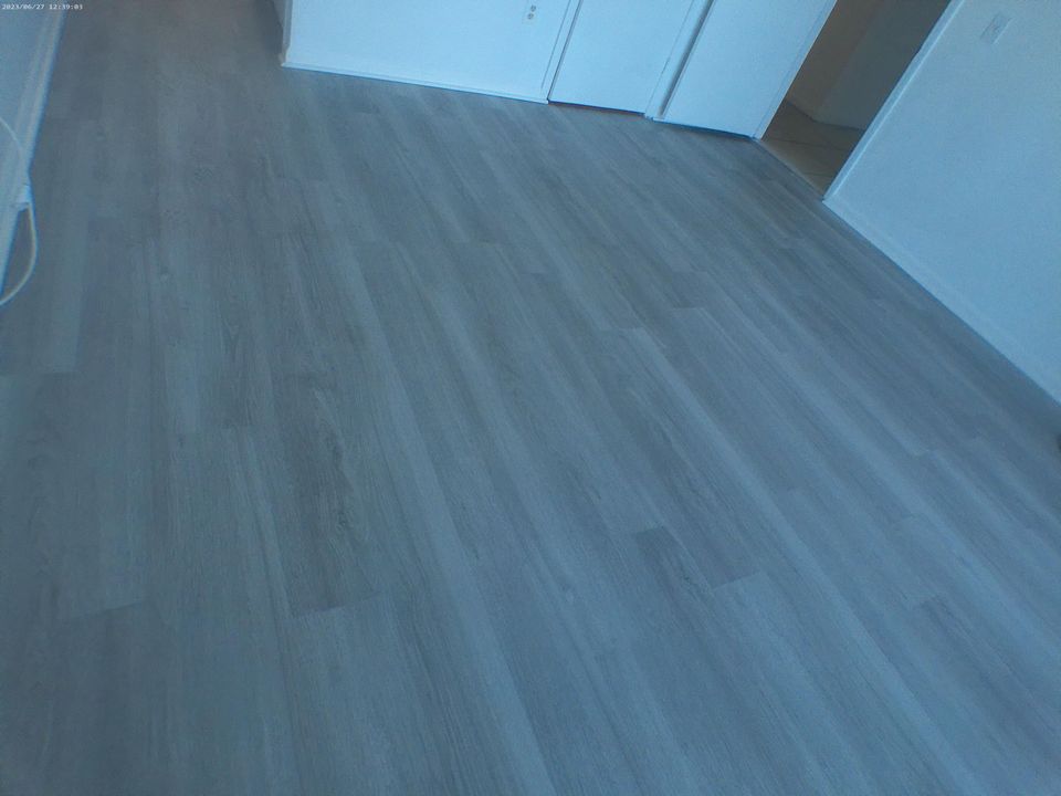 待售: $145,500 (1 贝兹, 1 浴室, 702 平方英尺)