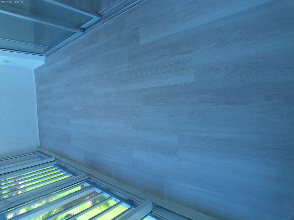 待售: $145,500 (1 贝兹, 1 浴室, 702 平方英尺)