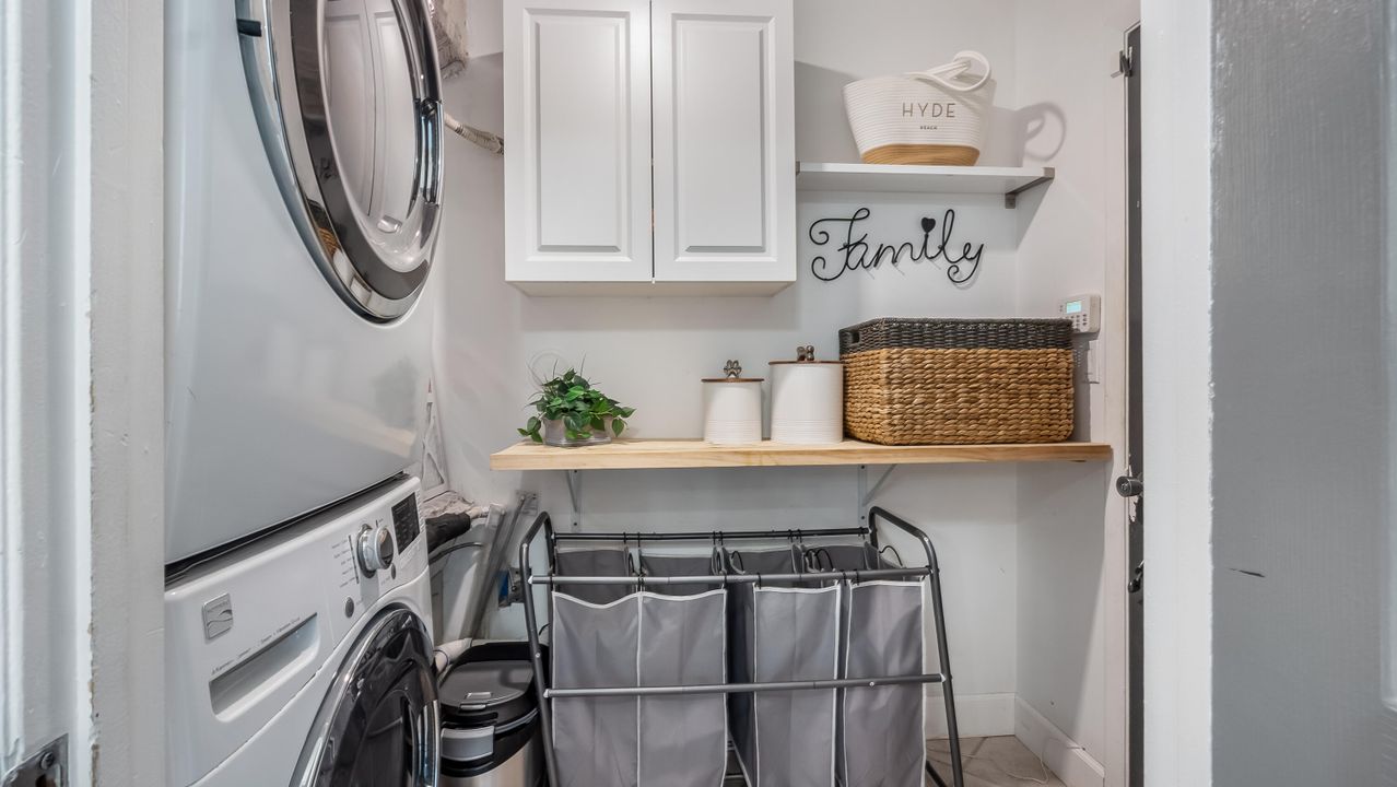 Active With Contract: $625,000 (3 beds, 2 baths, 1625 Square Feet)