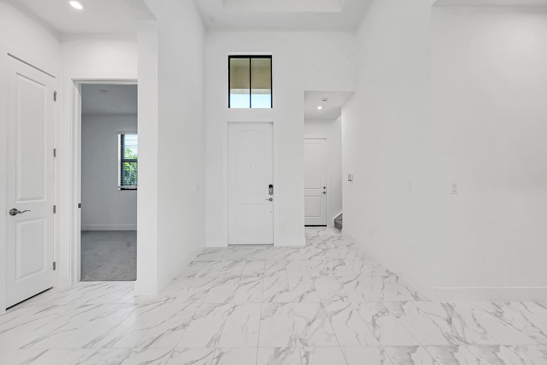 В аренду: $5,200 (4 спален, 4 ванн, 2600 Квадратных фут)