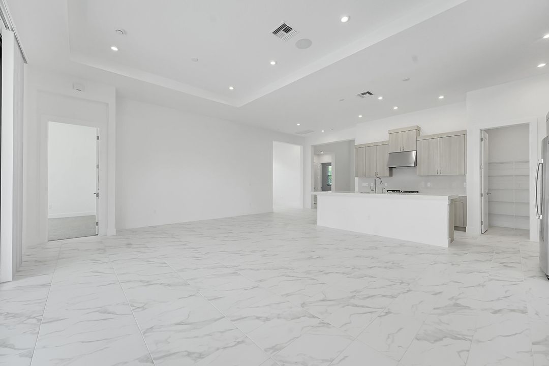 В аренду: $5,200 (4 спален, 4 ванн, 2600 Квадратных фут)