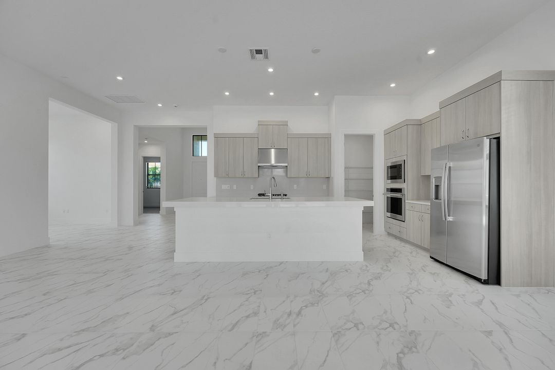 В аренду: $5,200 (4 спален, 4 ванн, 2600 Квадратных фут)