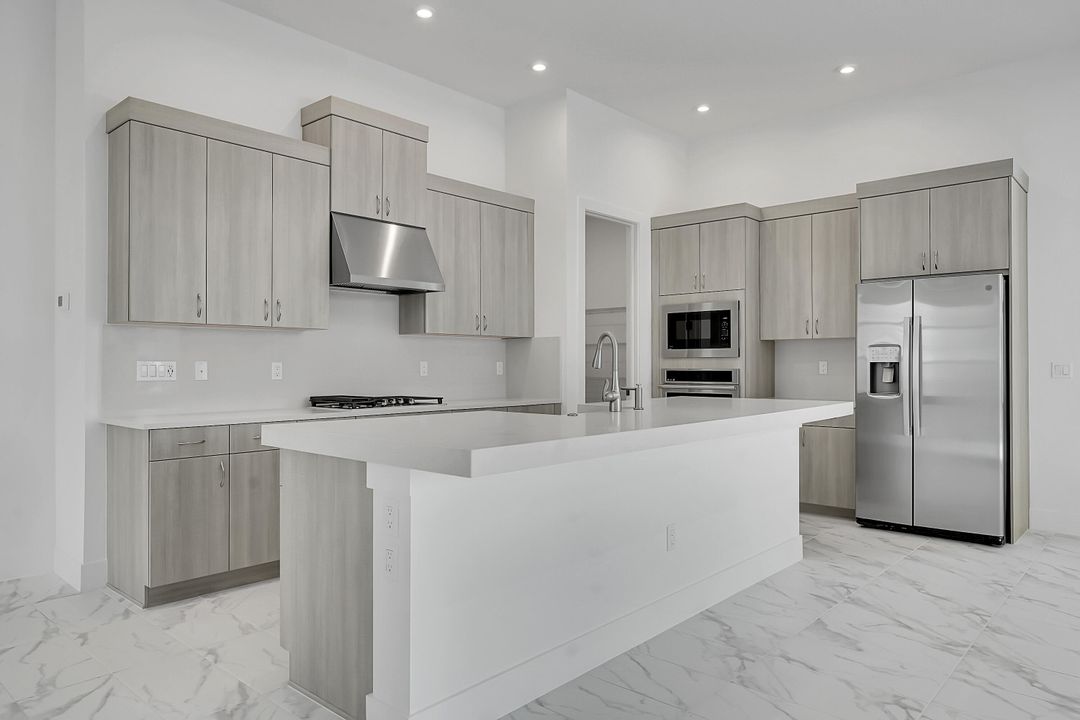 В аренду: $5,200 (4 спален, 4 ванн, 2600 Квадратных фут)