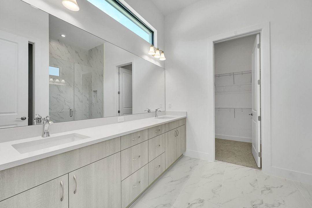 В аренду: $5,200 (4 спален, 4 ванн, 2600 Квадратных фут)