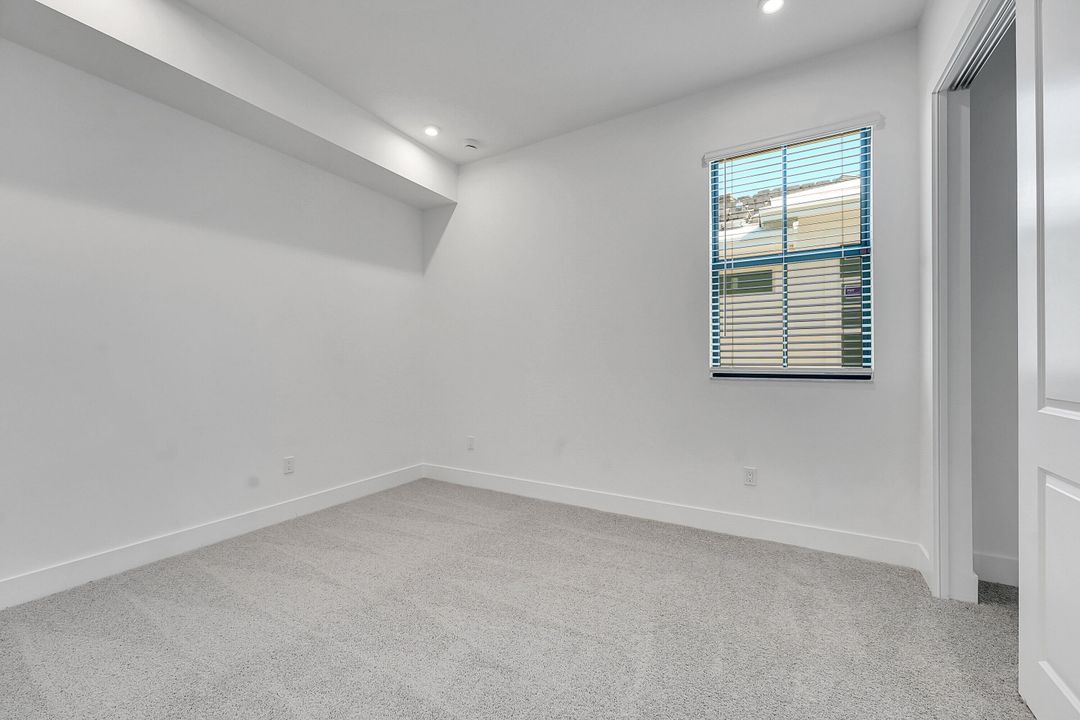 В аренду: $5,200 (4 спален, 4 ванн, 2600 Квадратных фут)