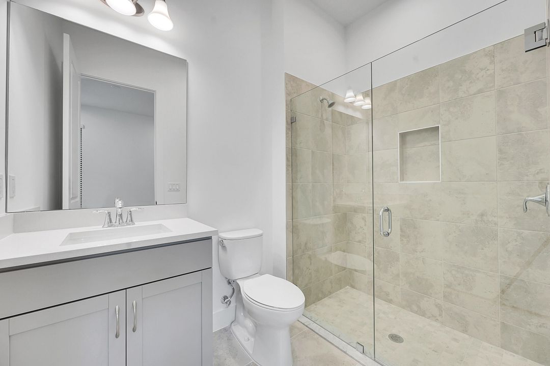 В аренду: $5,200 (4 спален, 4 ванн, 2600 Квадратных фут)