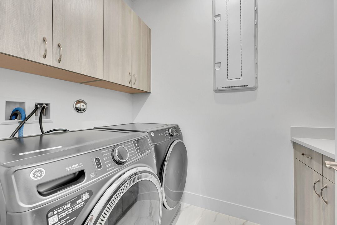 В аренду: $5,200 (4 спален, 4 ванн, 2600 Квадратных фут)