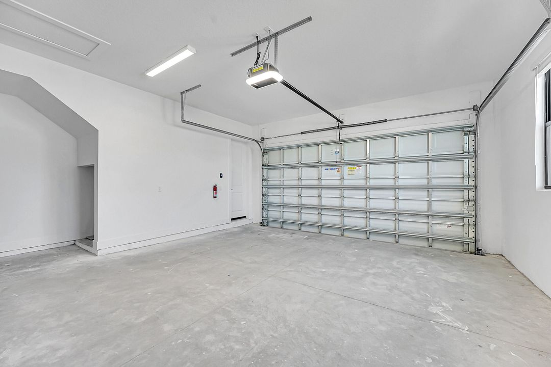 В аренду: $5,200 (4 спален, 4 ванн, 2600 Квадратных фут)