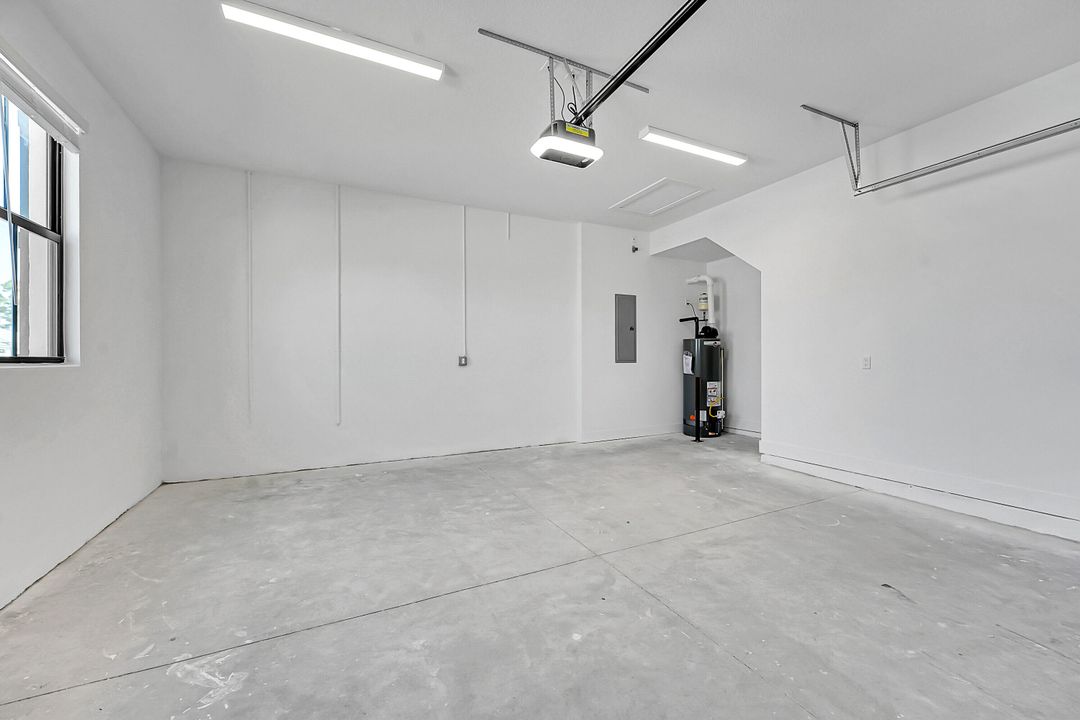 В аренду: $5,200 (4 спален, 4 ванн, 2600 Квадратных фут)