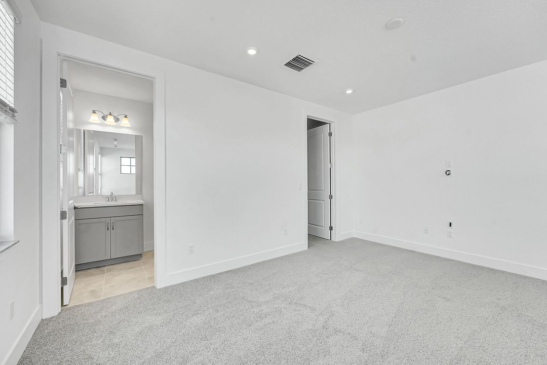 В аренду: $5,200 (4 спален, 4 ванн, 2600 Квадратных фут)