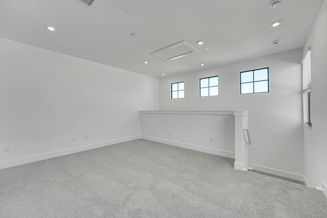 В аренду: $5,200 (4 спален, 4 ванн, 2600 Квадратных фут)