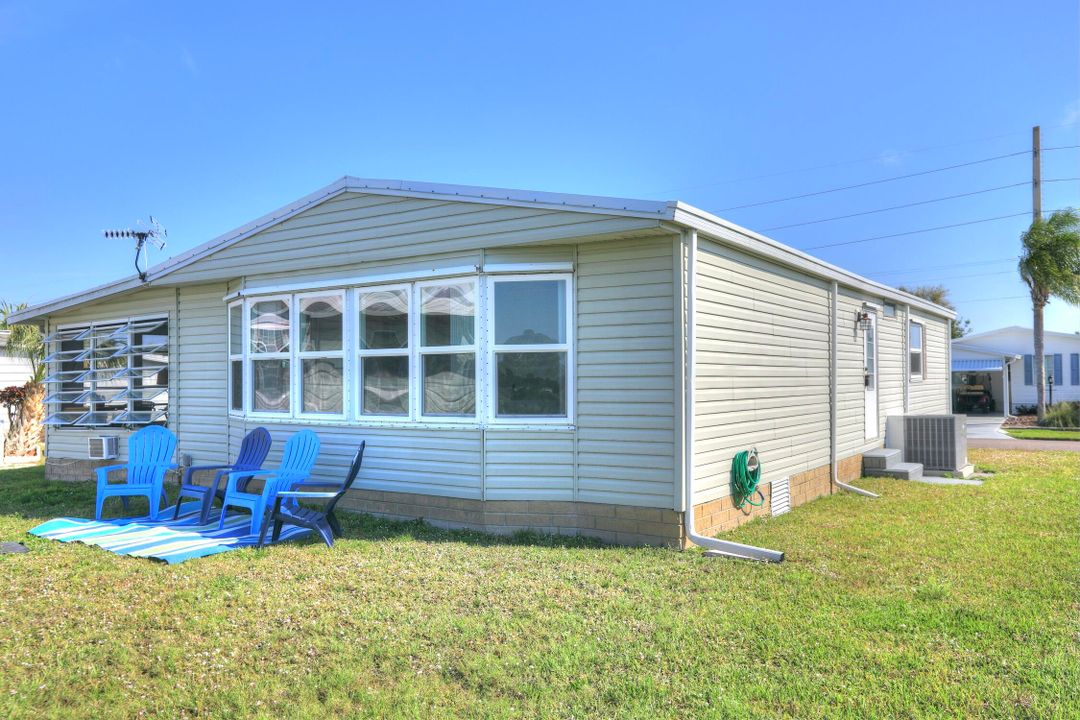 For Sale: $199,500 (2 beds, 2 baths, 1152 Square Feet)