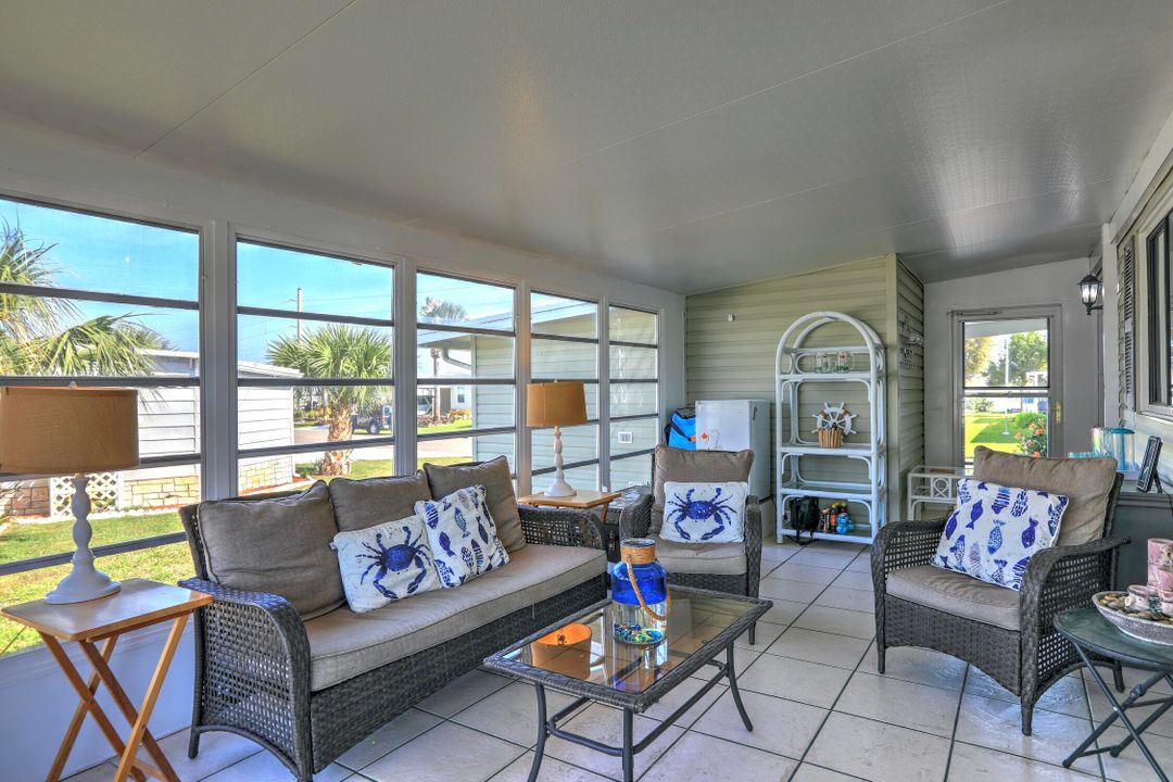 For Sale: $199,500 (2 beds, 2 baths, 1152 Square Feet)