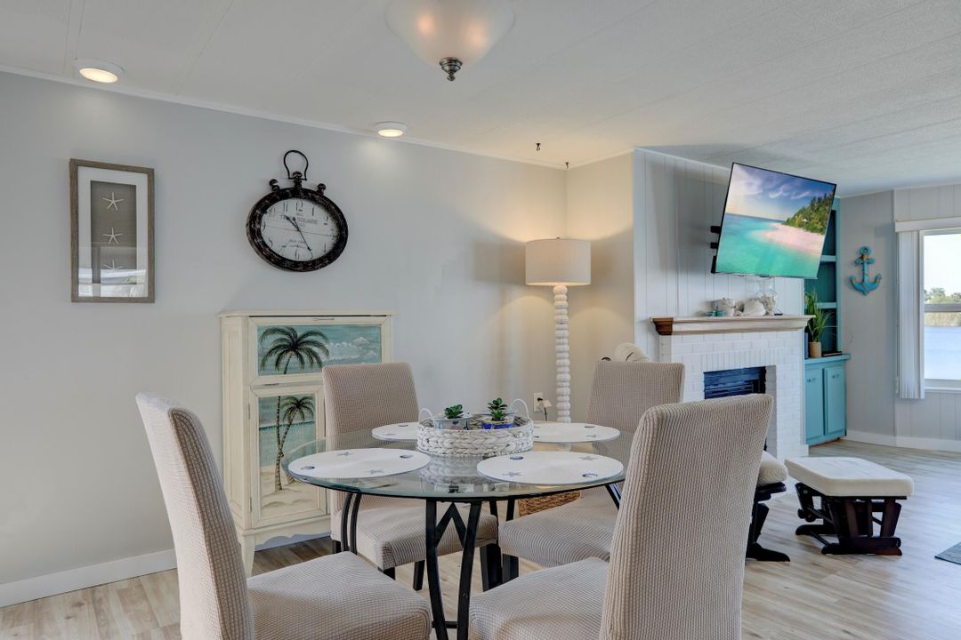 For Sale: $199,500 (2 beds, 2 baths, 1152 Square Feet)