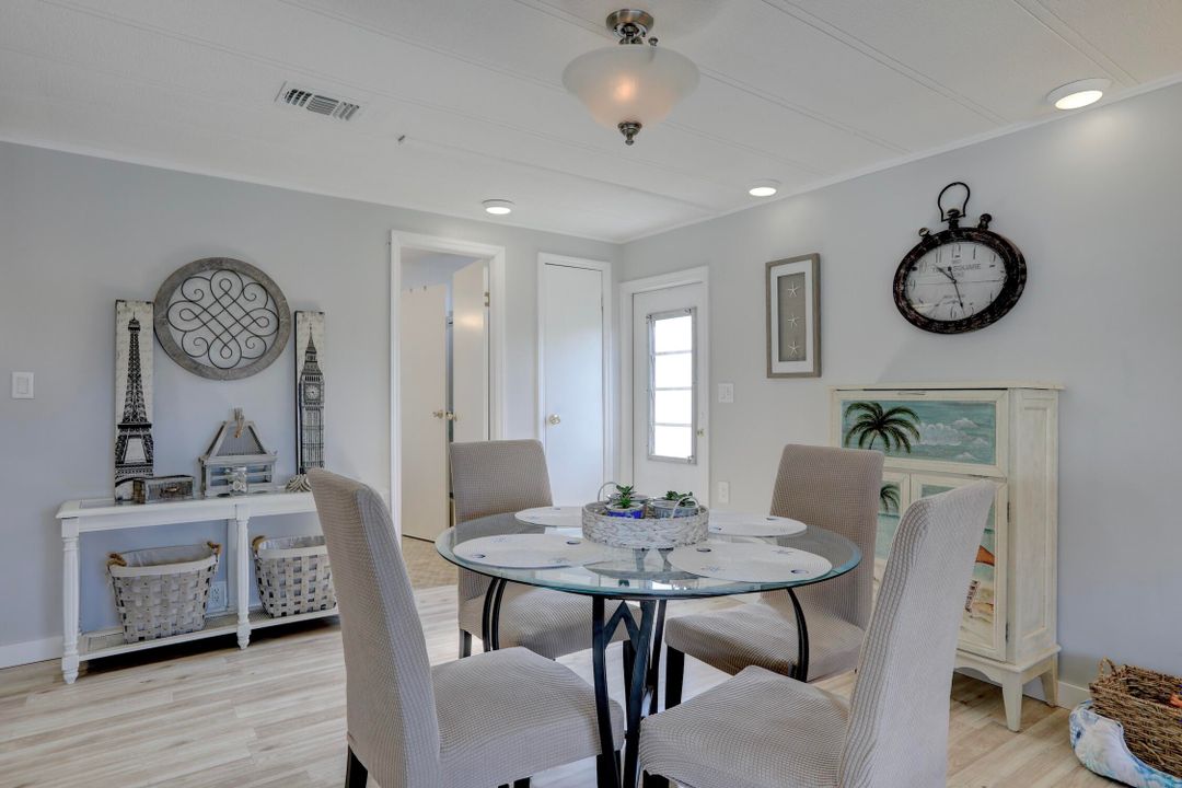 For Sale: $199,500 (2 beds, 2 baths, 1152 Square Feet)